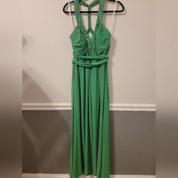 IGNITE Evenings By Carol Lin | Dresses | Ignite Evenings By Carol Lin  Beautiful Emerald Long Formal Dress 2 | Poshmark